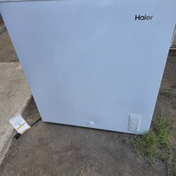 Haier 5.0 cu. ft. chest freezer in good working condition