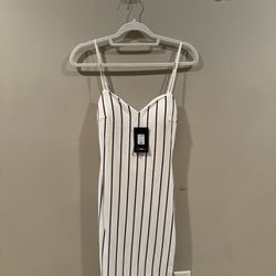 White And Black Striped Dress (NEW) Fashionnova 