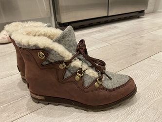Sorel Women's Sneakchic Alpine Booties size 6.5