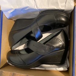 Dansko Ruby Burnished Nappa Shoes (Size 37)