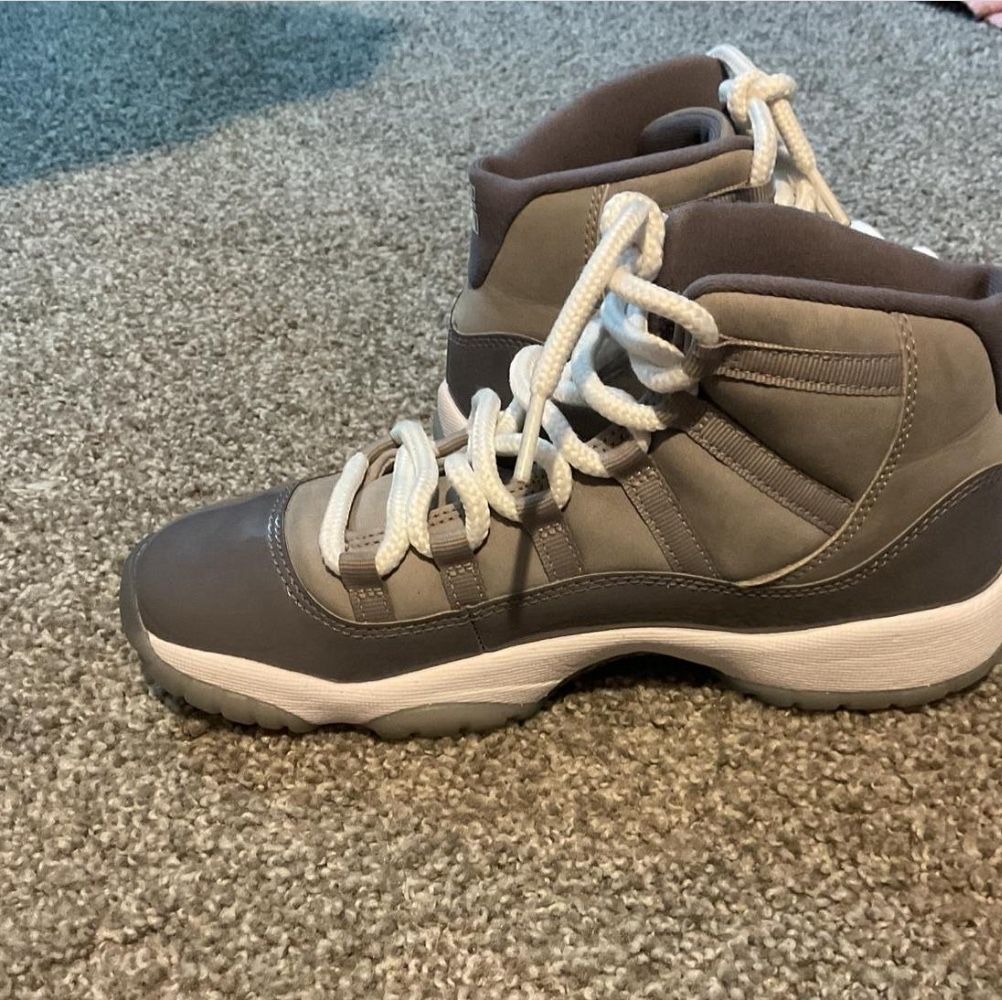 COOL GREY 11s BOYS 5.5