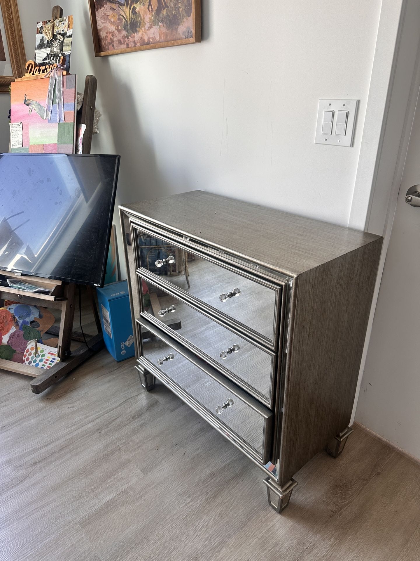 Diamond Mirror Dresser