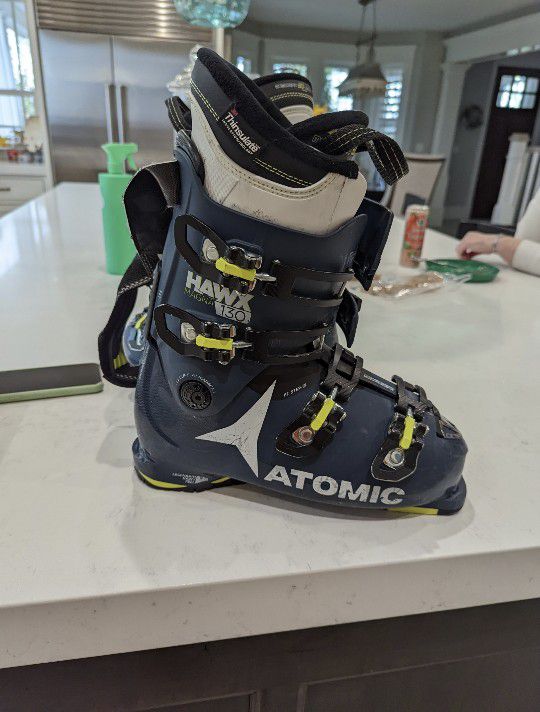 Atomic Hawx Magna Ski Boots 27.5