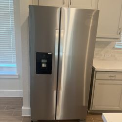 Whirlpool Refrigerator 