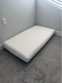 Naturepedic Organic 2-Stage Crib/Toddler Mattress and Waterproof Mattress Cover