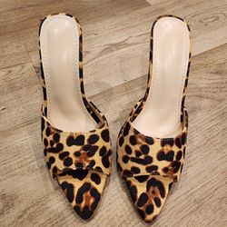 BRAND NEW - Womens Cheetah Heels 