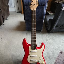 Fender Squier Mini Stratocaster Electric Guitar  Red