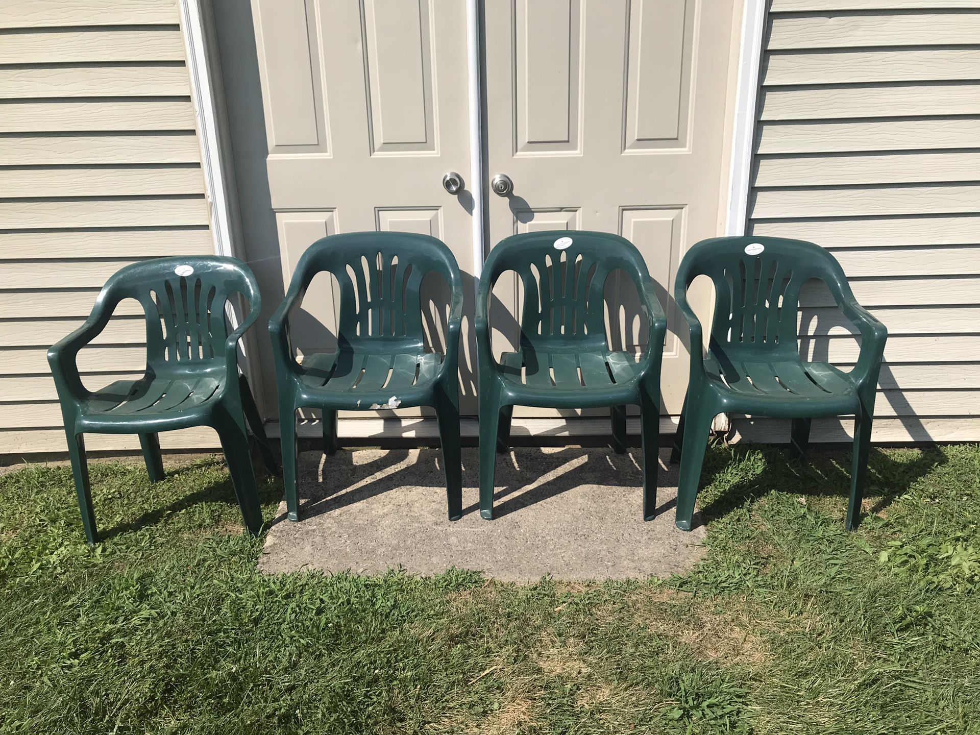 Plastic green outdoor stackable chairs(new)