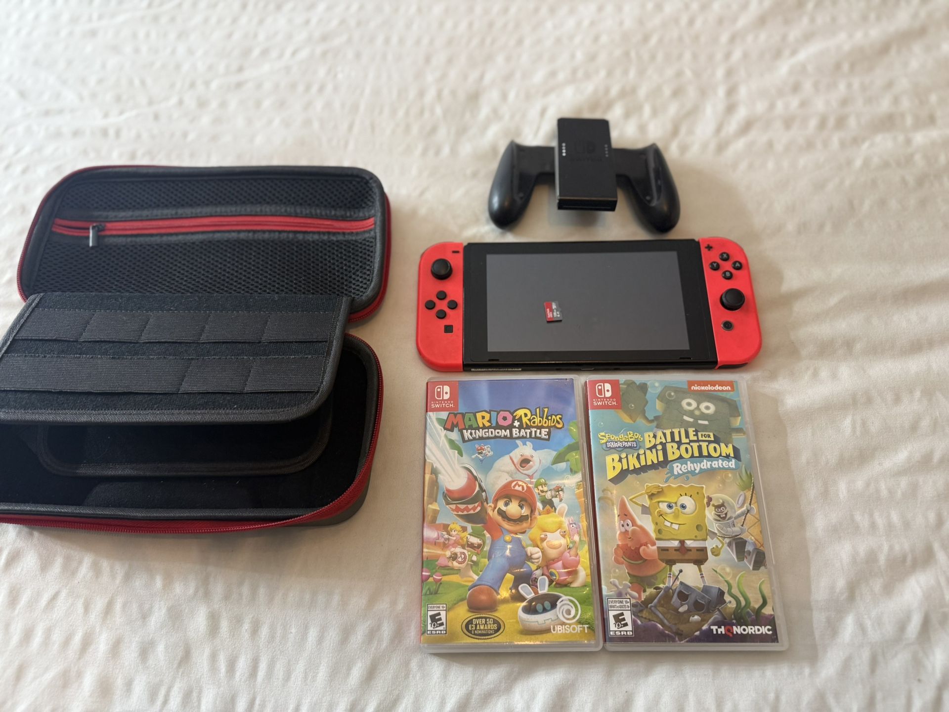 Nintendo Switch / Memory Card / 2 Games / Charger