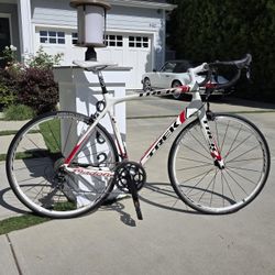 19 lb. All-Carbon Trek Madone 4.7 Racing Bike 