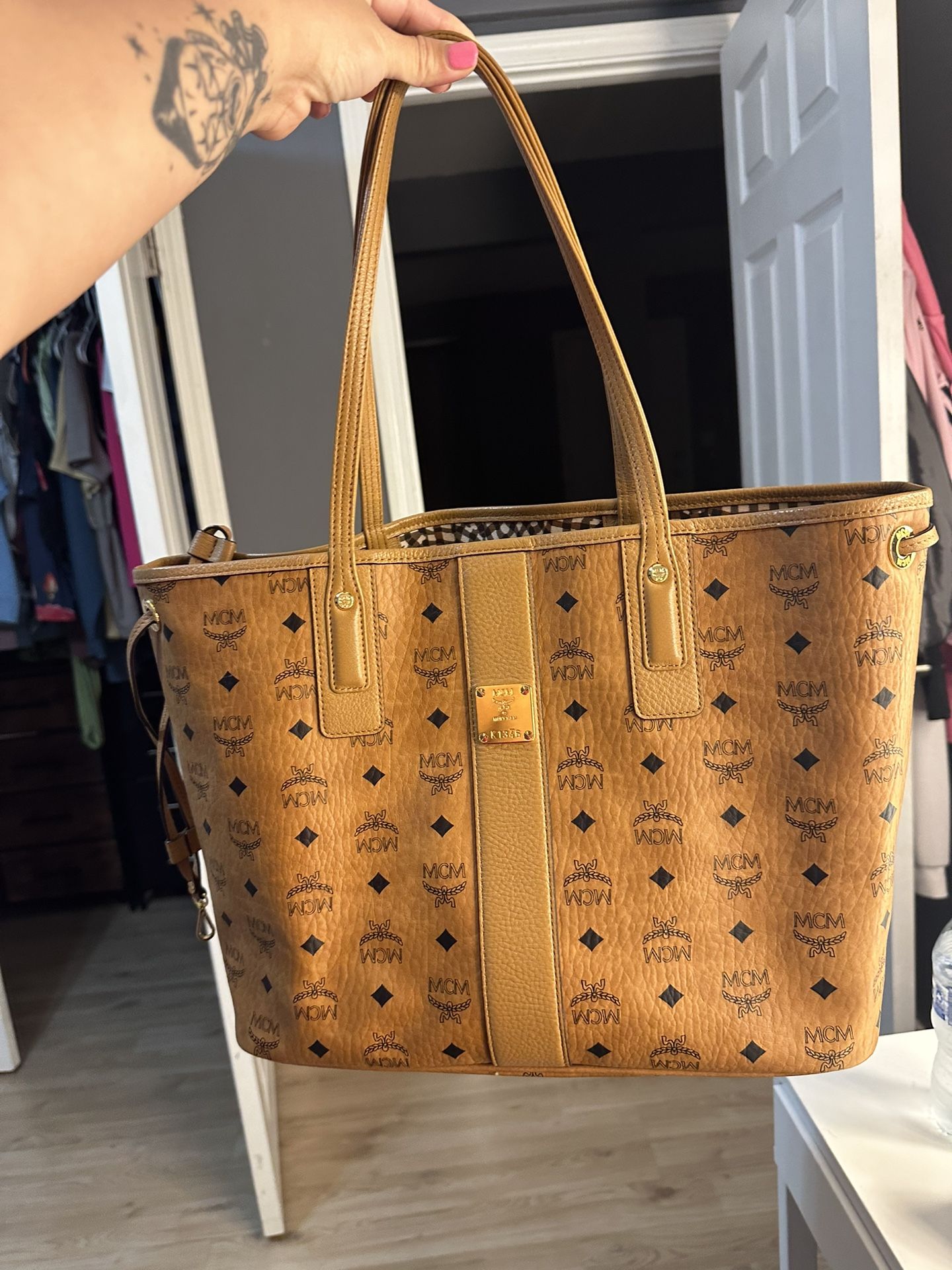 Mcm Tote And Wristlet