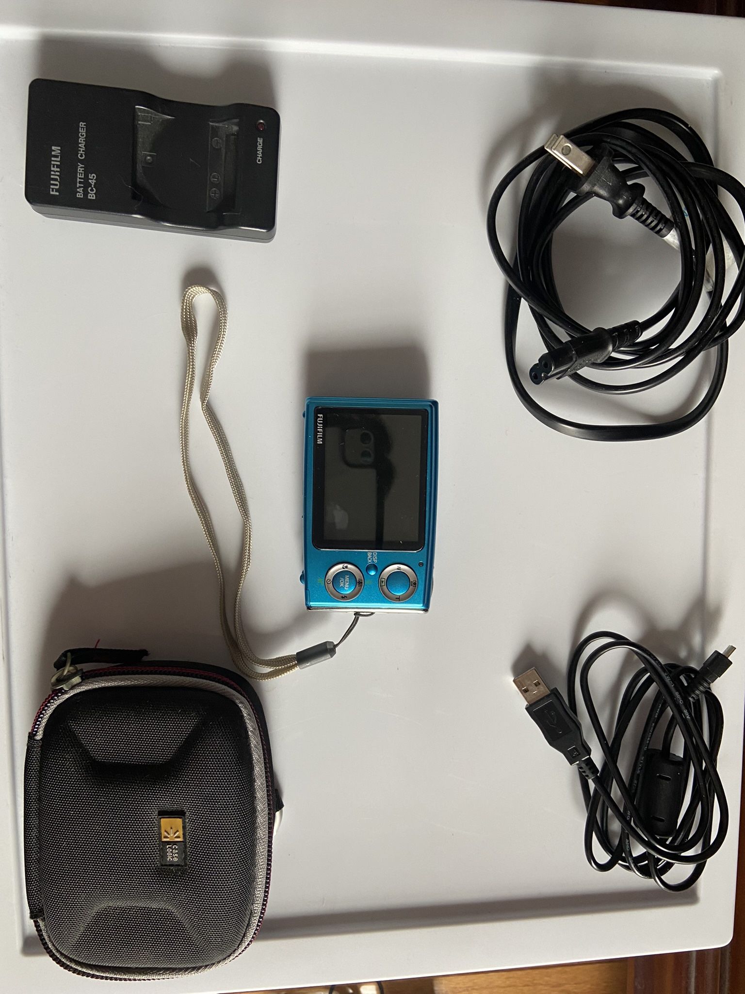 Light Blue Fujifilm FinePix ZDigital Camera – Excellent Condition!