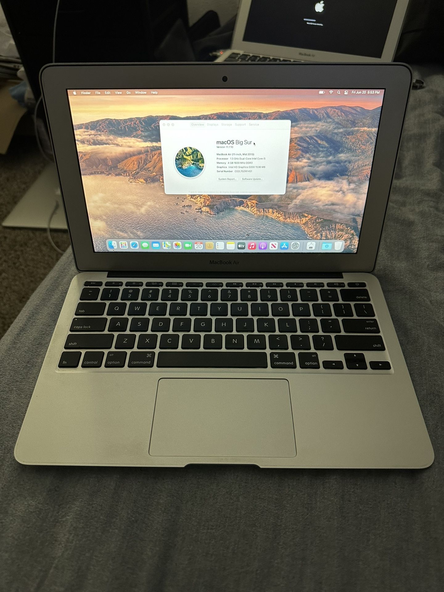 MacBook Air 11inch 2013 I5 4gb Ram 128ssd