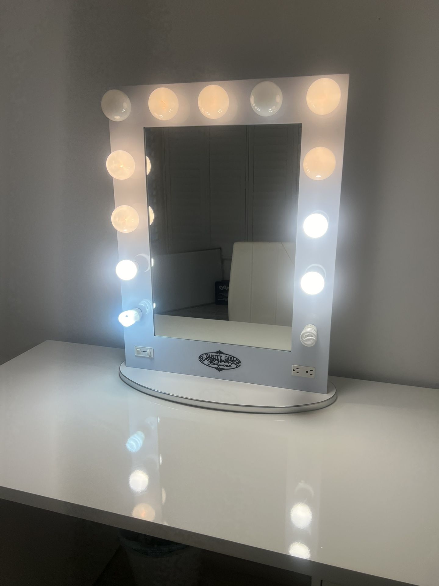 ORIGINAL VANITY GIRL MIRROR