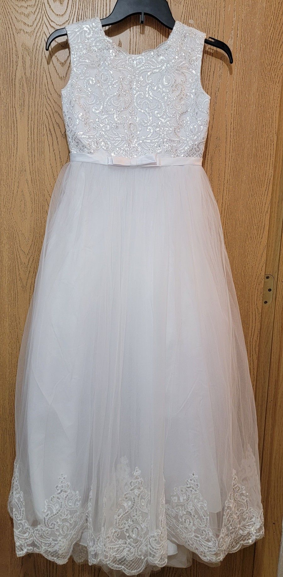 Quinceanera Dress With Vail & Gloves