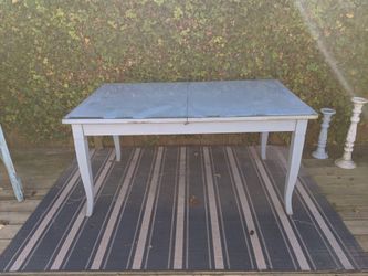 Dinning table with glass top