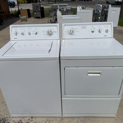 Kenmore Washer And Dryer Set In Excellent Condition 