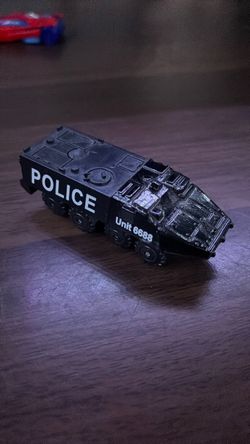 Toy car