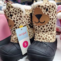 New Girls Snow Boots Size 5 for Toddlers 
