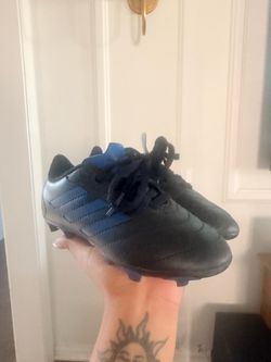 Soccer cleats size 11c
