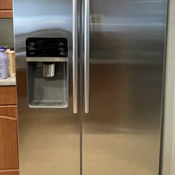 SAMSUNG 30 cu ft side by side refrigerator