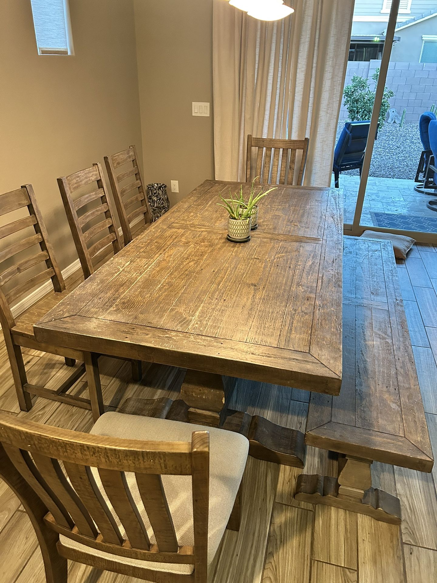 Farmhouse Table And Chairs