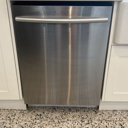 Samsung Dishwasher - Stainless Steel. Used 