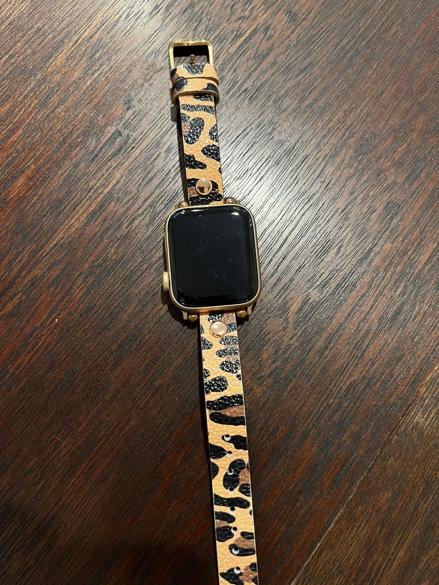 Apple Watch SE Gold aluminum