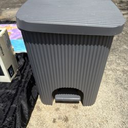 Trash Can 