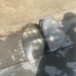 2 Right G35 Lights 