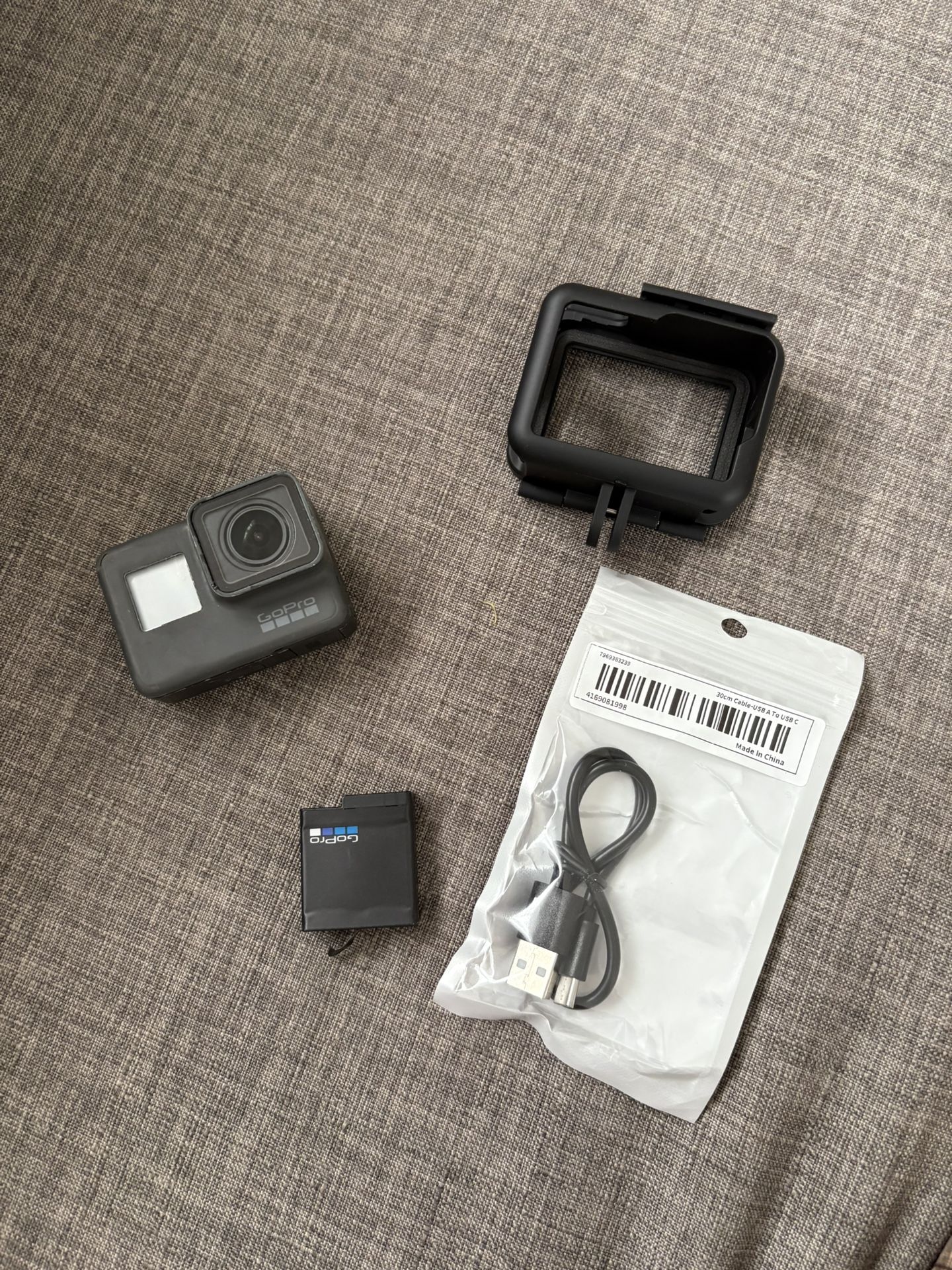 GoPro 5 With Cover Battery And Cable