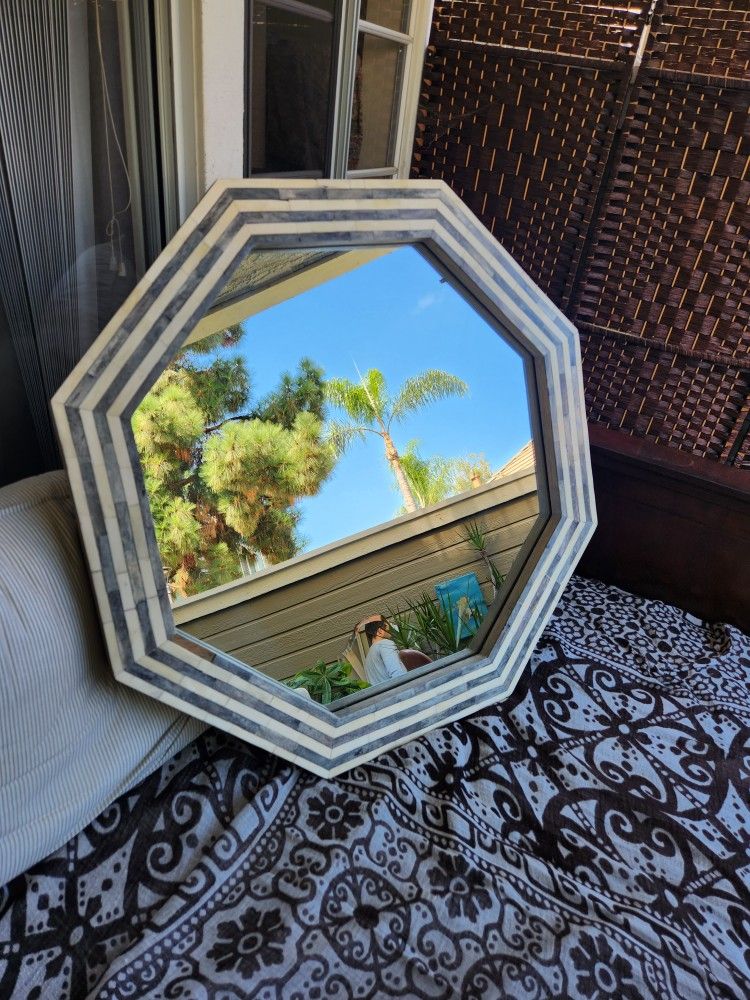 Garage Sale - Various Items - See Photos 