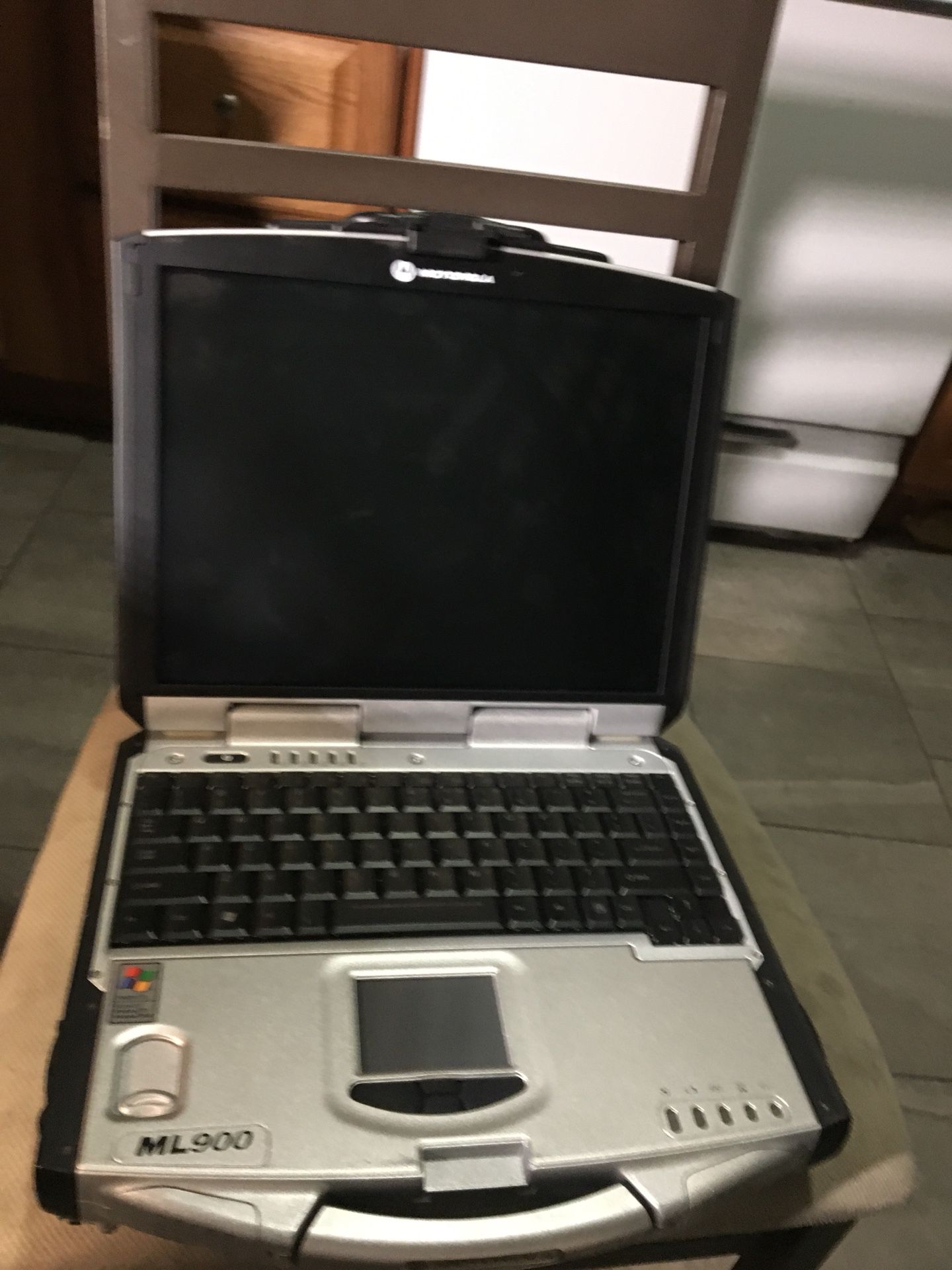 MOTORALA. ML900. Laptop no charger no hardrive. Free , I do t need it