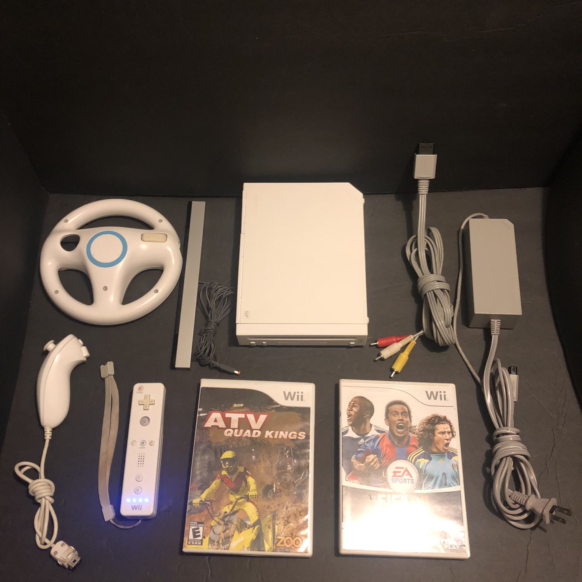 Nintendo Wii 🎮 console works perfectly has the latest update on it with everything you need & games