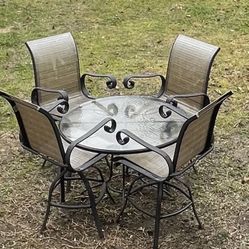 Outdoor Table With Chairs 