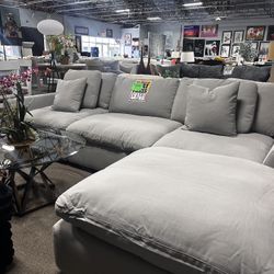 Cloud Sectional! ⛅️ $949! Easy Financing! 🩷✨✅ 