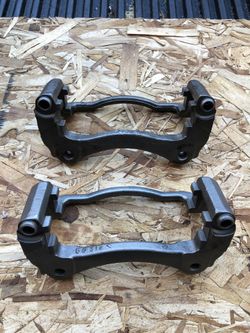 1996 Mazda b2300 se extended cab 1.3l Caliper brackets