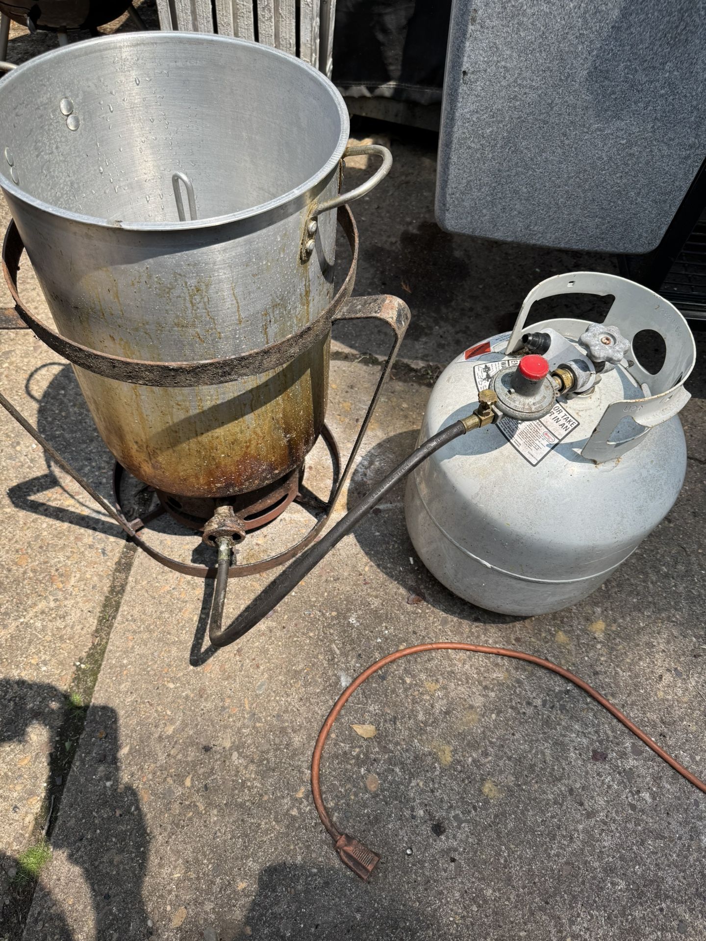 Turkey Fryer With Full Tank Of Propane
