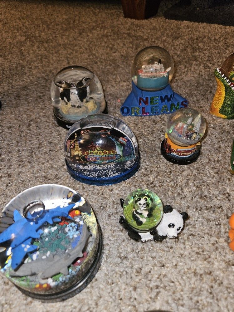 Snowglobes And Figurines