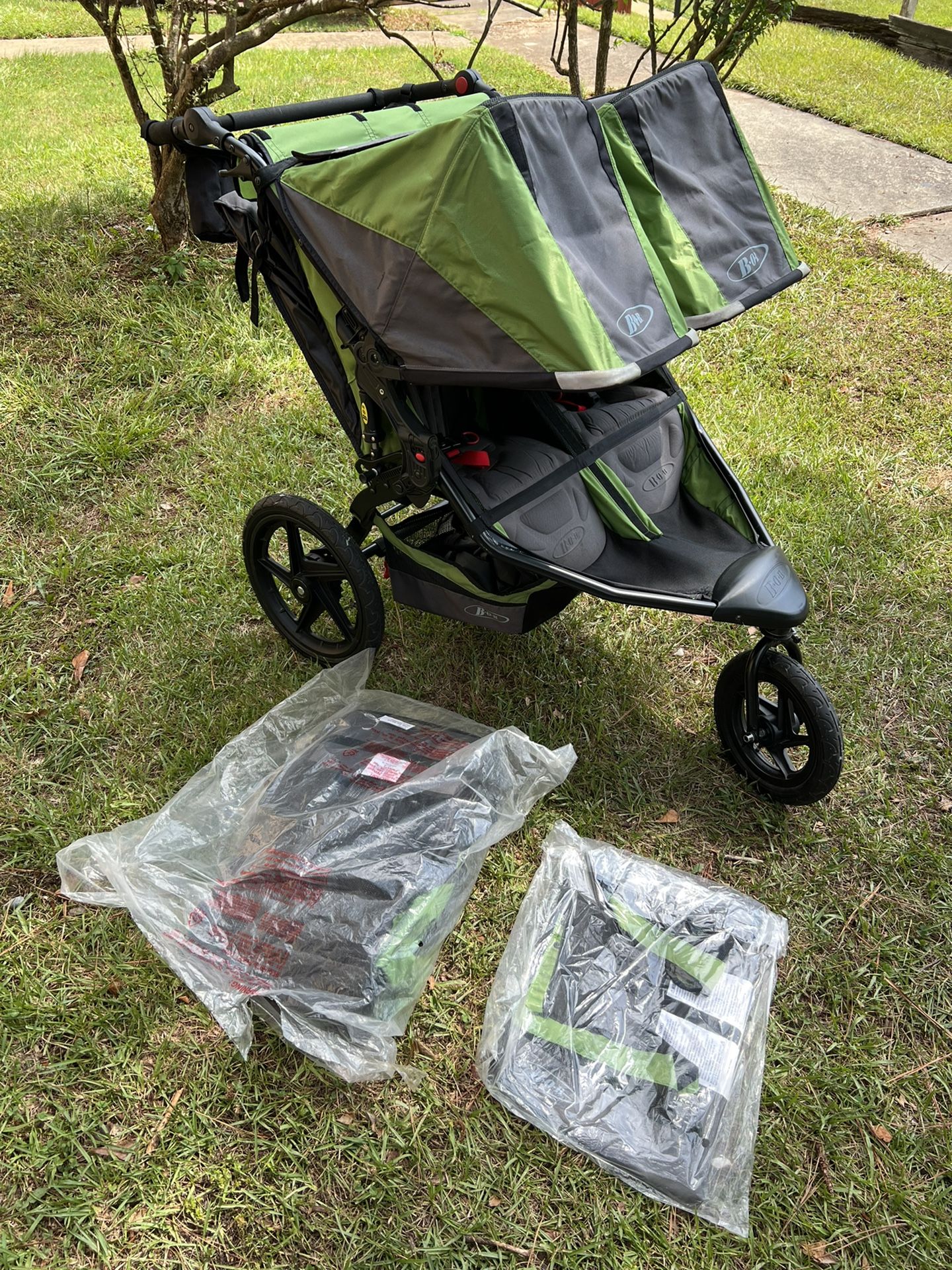 Bob Double Stroller, Like New !!