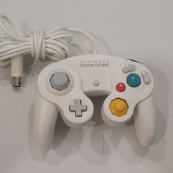 OEM NINTENDO GAMECUBE RARE GLACIER WHITE CONTROLLER IN GOOD CONDITION