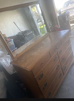 Dresser