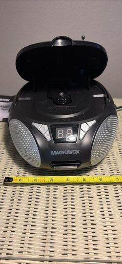 Small Noom box CD player
