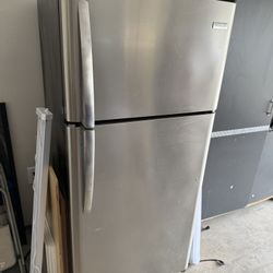 Fridge - FREE - Broken But Needs A New Part 