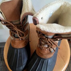 Waterproof Winter Boots – Warm & Comfy – Like New!