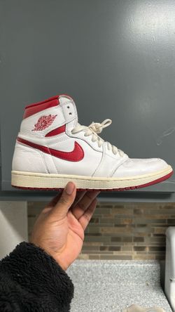 Air Jordan 1 retro og metallic red MENS 10 to 11