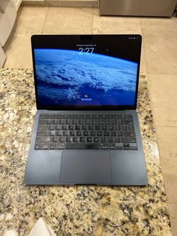 Apple MacBook Air M3 13” 2024 – 8GB RAM / 256GB SSD – Excellent Condition