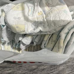 31 Pampers Diapers Size 2 
