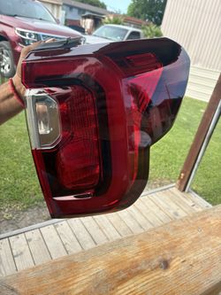 New Right Side Only Rear Tail Light Lamp For GMC Acadia Denali/SL/ SLE/ SLT 2020-2023 Right