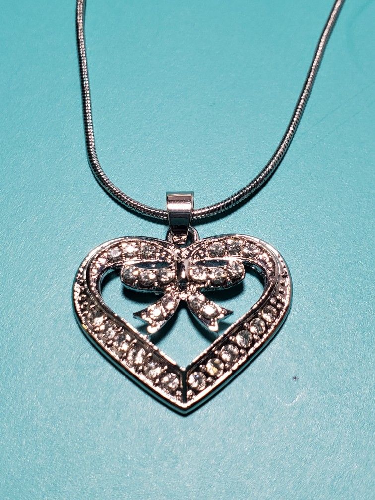 Silver Tone Metal Heart And Bow Valentine's Day Necklace